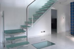 پله شیشه ای استیل