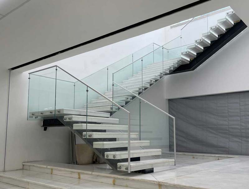 نرده شیشه ای پله دوبلکس